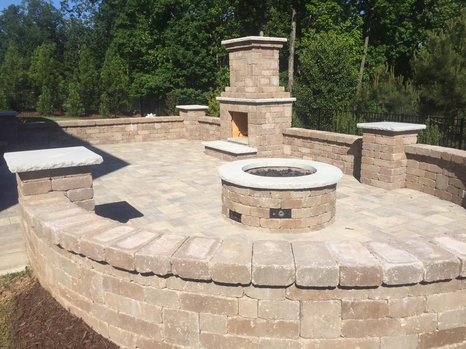 Lakeland Santa Fe Seat Walls _ Columns with Gas Fire pit with Cap