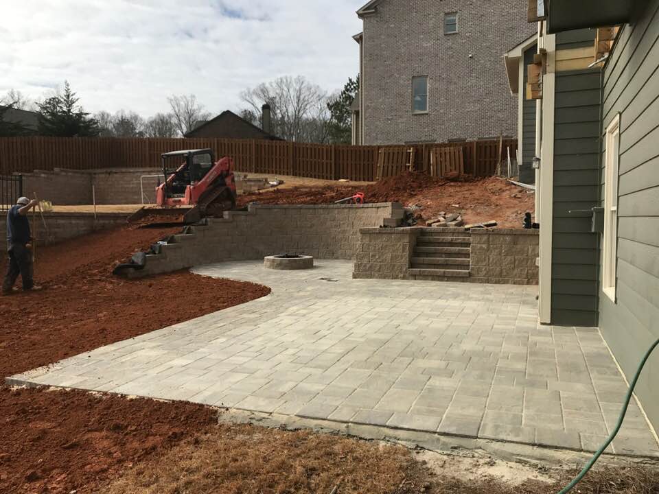 Rockwood Buff with modular steps and Stonehurst pavers